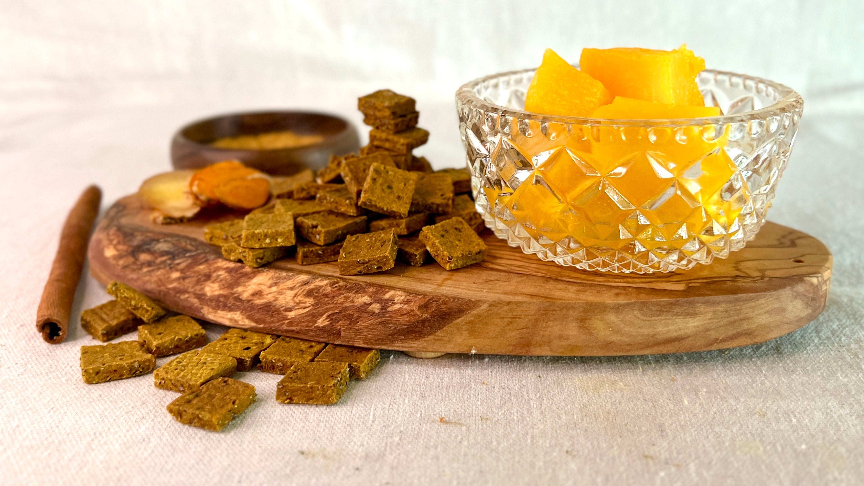 Ingredients of pumpkin puree, cinnamon, ginger, turmeric, herbs